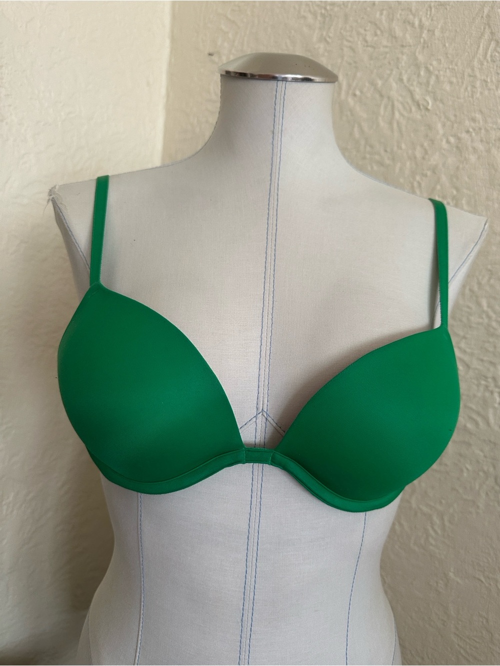 Victoria’s Secret Pink Green Super Push-Up Bra 32B Wear Everywhere